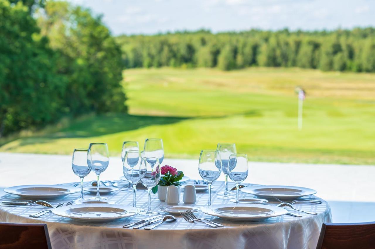 تشوسزشنو Modry Las Golf Resort المظهر الخارجي الصورة